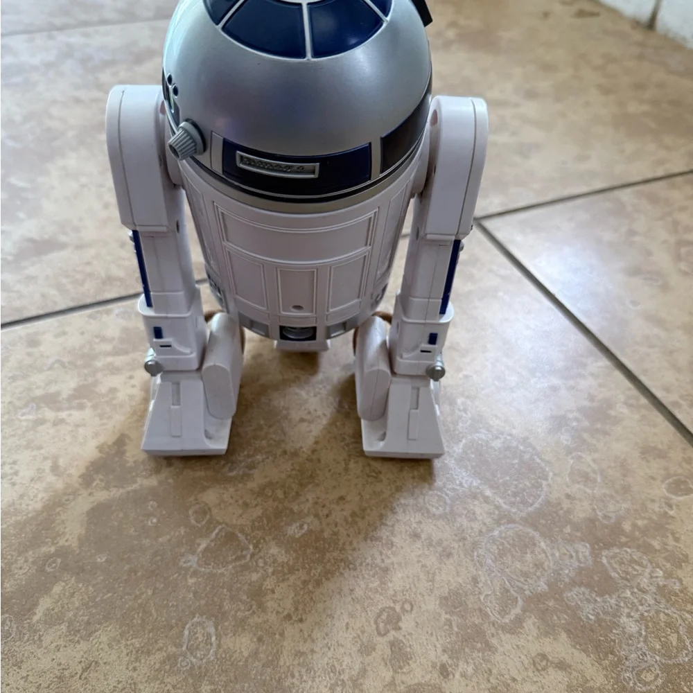 Star Wars R2-D2 Figure - Picture 3 of 3